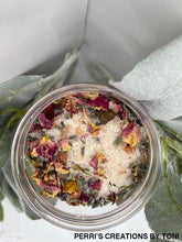 Load image into Gallery viewer, Mineral Salt Bath Soak Lavender Rose / 4 Oz