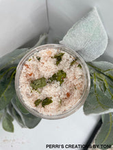 Load image into Gallery viewer, Mineral Salt Bath Soak Peppermint / 4 Oz